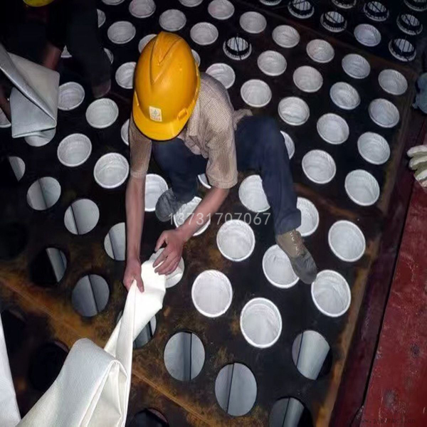 脈沖布袋除塵器內(nèi)部結構特點 脈沖布袋除塵器內(nèi)部結構特點