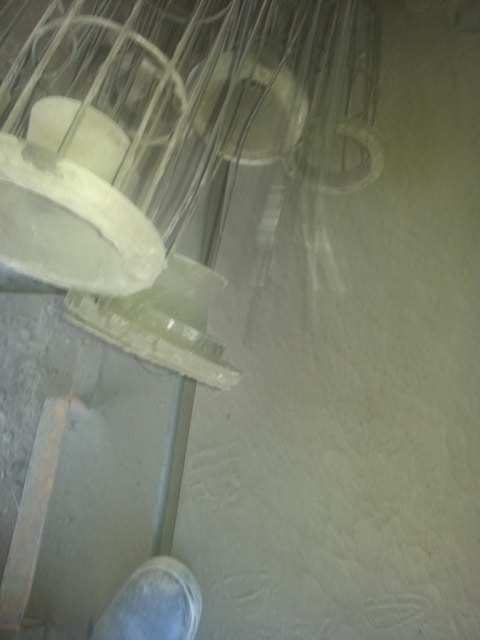 有客戶咨詢問除塵布袋更換了需要更換除塵器骨架嗎？